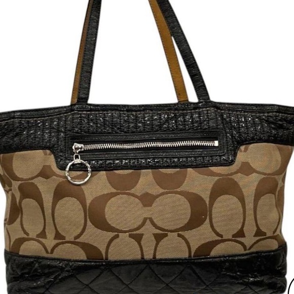 Coach Vintage Signature Poppy Quilted Black And Beige Tote Bag - Picture 1 of 17